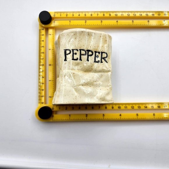 Vintage E.S. Molds Paper Bag Salt & Pepper Shakers Set 5 in Handmade 1970s - Picture 8 of 11